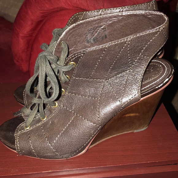 Fossil lace up for peep toe wedges - Picture 2 of 6